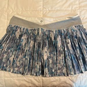 Lulu lemon skirt